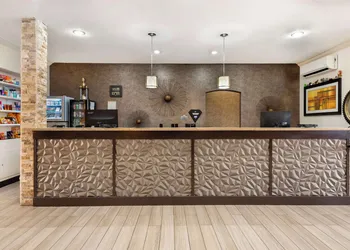 Best Western Plus Eagleridge Inn & Suites hotel thumbnail 5