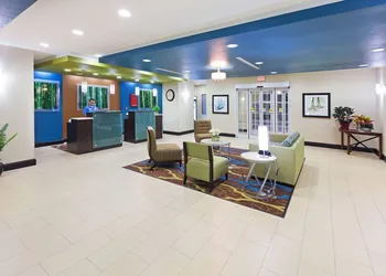 La Quinta Inn & Suites by Wyndham Floresville hotel thumbnail 3
