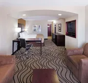 La Quinta Inn & Suites by Wyndham Floresville hotel detail image 7