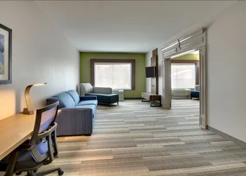 Holiday Inn Express & Suites Laurel by IHG hotel thumbnail 2