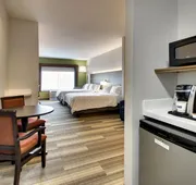 Holiday Inn Express & Suites Laurel by IHG hotel detail image 5