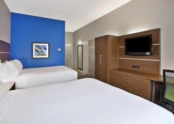 Holiday Inn Express & Suites Manchester by IHG hotel thumbnail 3