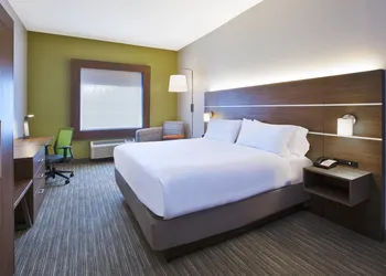 Holiday Inn Express & Suites Manchester by IHG hotel thumbnail 7