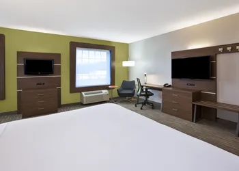 Holiday Inn Express & Suites Manchester by IHG hotel thumbnail 8