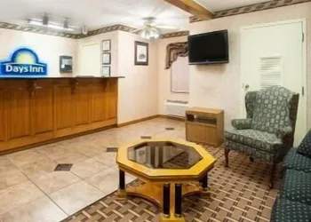 Days Inn by Wyndham Lexington hotel thumbnail 2