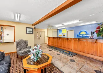 Days Inn by Wyndham Lexington hotel thumbnail 5