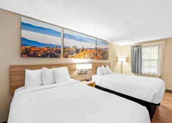 Days Inn by Wyndham Lexington hotel thumbnail 6