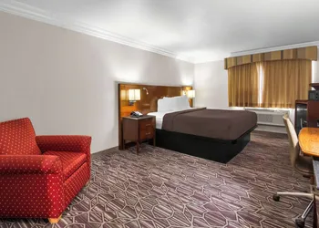 SureStay Plus by Best Western Benbrook Fort Worth hotel thumbnail 6