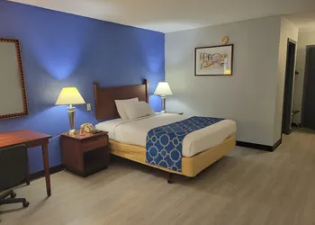 Baymont by Wyndham Hannibal hotel thumbnail 5