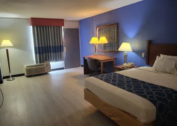 Baymont by Wyndham Hannibal hotel thumbnail 6