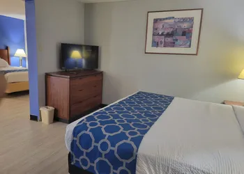 Baymont by Wyndham Hannibal hotel thumbnail 7