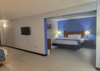 Baymont by Wyndham Hannibal hotel thumbnail 8