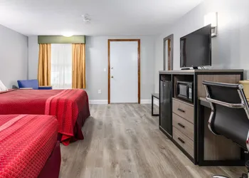 Captains Quarters Motel & Conference Center hotel thumbnail 4