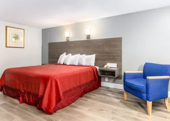 Captains Quarters Motel & Conference Center hotel thumbnail 5