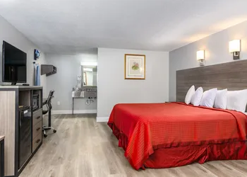 Captains Quarters Motel & Conference Center hotel thumbnail 6