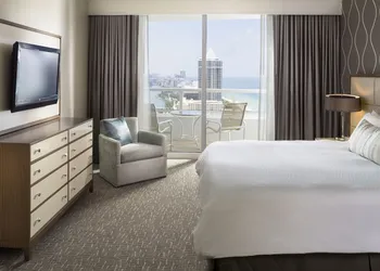 Fontainebleau Miami Beach hotel thumbnail 7