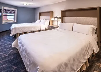 Holiday Inn Hotel & Suites Osoyoos by IHG hotel thumbnail 7
