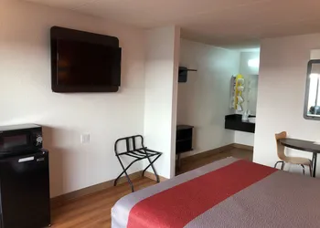 Motel 6 Brunswick, GA hotel thumbnail 6