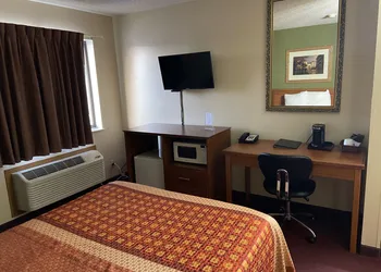 Heartland Hotel and Suites hotel thumbnail 6