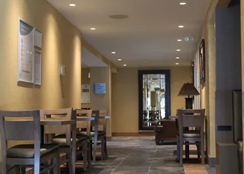 Comfort Inn & Suites hotel thumbnail 2