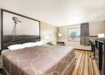 Super 8 by Wyndham Miller hotel thumbnail 6