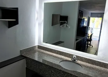 Suburban Studios North Charleston I-526 hotel thumbnail 8