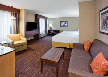 Holiday Inn Express Hotel & Suites Brainerd-Baxter by IHG hotel thumbnail 2