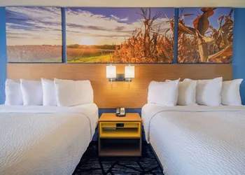 Days Inn by Wyndham Evansdale Waterloo hotel thumbnail 6