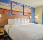 Days Inn by Wyndham Evansdale Waterloo hotel detail image 7