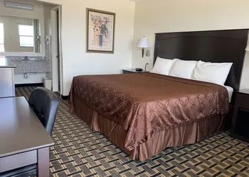 Knights Inn Slaton hotel thumbnail 6