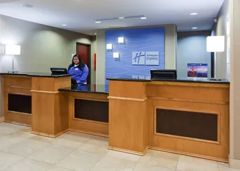 Holiday Inn Express & Suites Rochester – Mayo Clinic Area by IHG hotel thumbnail 3