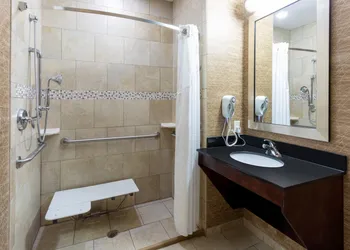 Holiday Inn Express & Suites Rochester – Mayo Clinic Area by IHG hotel thumbnail 5