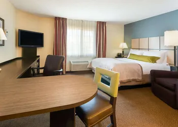 MainStay Suites Wichita Northeast hotel thumbnail 3