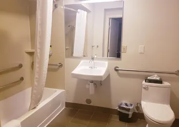 MainStay Suites Wichita Northeast hotel thumbnail 6