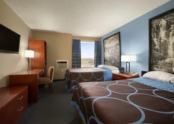 Super 8 by Wyndham Sherwood Park/Edmonton Area hotel thumbnail 6