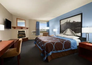 Super 8 by Wyndham Sherwood Park/Edmonton Area hotel thumbnail 8