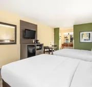 Quality Inn Klamath Falls - Crater Lake Gateway hotel detail image 7