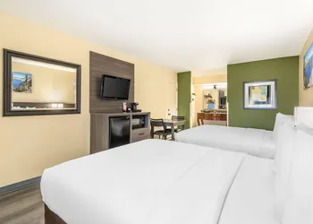 Quality Inn Klamath Falls - Crater Lake Gateway hotel thumbnail 7