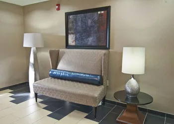 Holiday Inn Express & Suites Jackson / Pearl Intl Airport by IHG hotel thumbnail 3