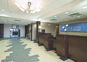 Holiday Inn Express & Suites Jackson / Pearl Intl Airport by IHG hotel thumbnail 4