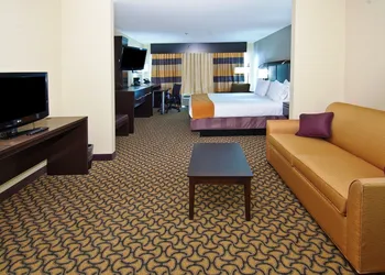 Holiday Inn Express & Suites Jackson / Pearl Intl Airport by IHG hotel thumbnail 5