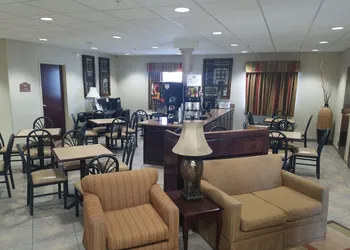HomeTown Hotel Bryant hotel thumbnail 4