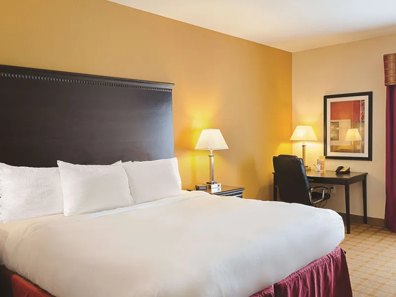La Quinta Inn & Suites by Wyndham Mobile Satsuma / Saraland hotel detail image 2