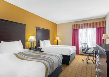 La Quinta Inn & Suites by Wyndham Mobile Satsuma / Saraland hotel thumbnail 5