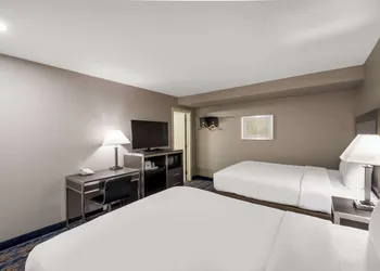Americas Best Value Inn Farmington hotel thumbnail 6