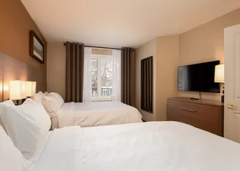 Holiday Inn Express and Suites Tremblant by IHG hotel thumbnail 3