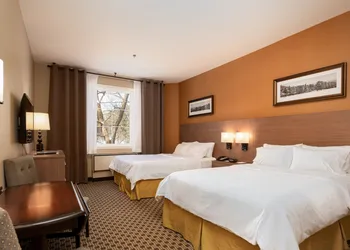Holiday Inn Express and Suites Tremblant by IHG hotel thumbnail 4