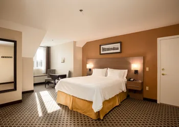Holiday Inn Express and Suites Tremblant by IHG hotel thumbnail 5