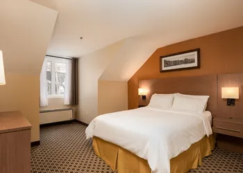 Holiday Inn Express and Suites Tremblant by IHG hotel thumbnail 8