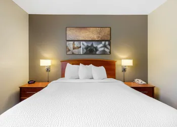 Suburban Studios Birmingham Homewood I-65 hotel thumbnail 5